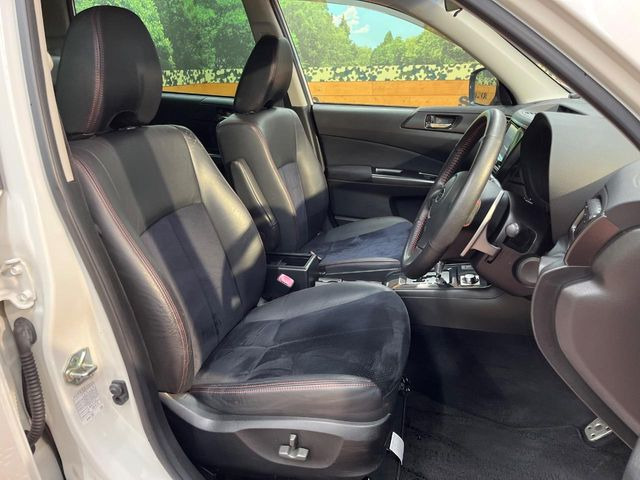 �y�n�[�t���U�[�V�[�g�z�������ƍ���S�n�𗼗������l�C�̃V�[�g���w�ʁE���ʂ̓A���J���^�[���ƂȂ��Ă���A���G��⊊��ɂ����ɗD��Ă��܂��B�C���╞���ɍ��E���ꂸ���K�ɂ���肢�������܂��B