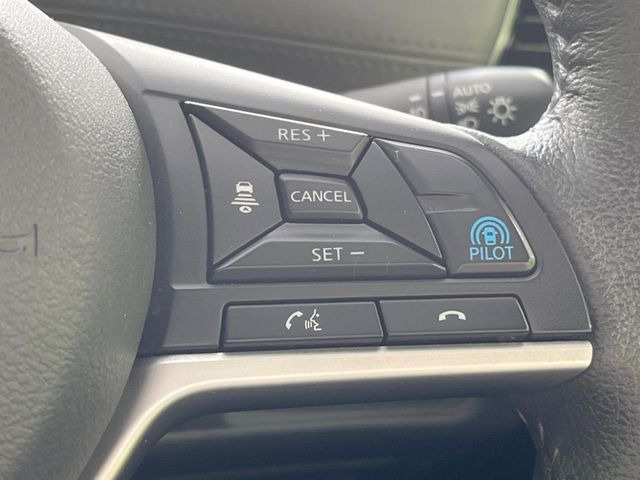 【プロパイロット】高速道路での長距離走行が楽に!!渋滞時と巡回走行のシーンで、アクセル・ブレーキ・ステアリングを自動で制御し、長距離運転の負担を軽減してくれます♪