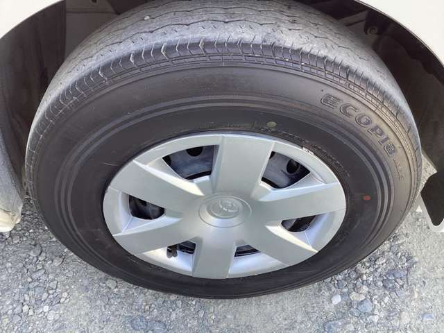 �V�[�g�J�o�[�A�A���~�z�C�[���A�L�[���X�ALED�AHID�A�i�r�A�o�b�N�J�����A��ȃ��j�^�[�A�t���G�A���A���[�_�E���ȂǓ����O�����i�̃J�X�^������܂��̂ŁA���C�y�ɂ����k����������