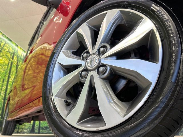 �y����15�C���`�A���~�z�C�[���z�O�ςɃ}�b�`���������A���~�z�C�[���𑕒����Ă���܂��B�e��ЊO�A���~�z�C�[����A�X�^�b�h���X�^�C�����戵�����Ă���܂��B���񂲑��k����������