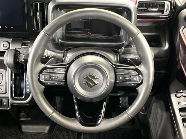 【アダプティブクルーズコントロール】高速道路での長距離走行が楽に!!自動で速度を保つクルーズコントロールが、衝突軽減システムと連携し、前方の車両を感知して車間を保つように速度調節してくれます!!