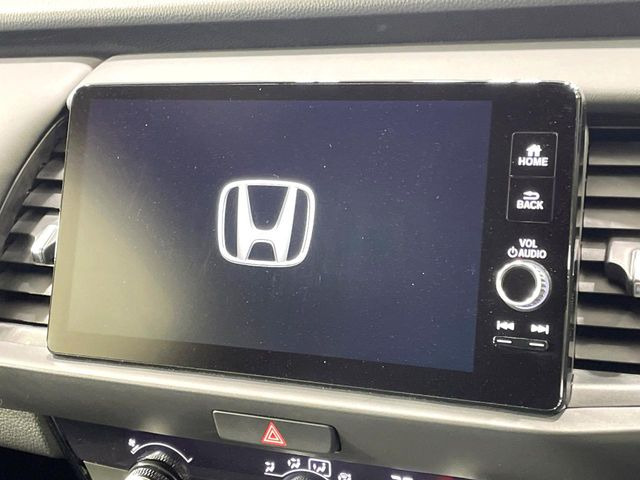 �y9�C���` �z���_�R�l�N�g�f�B�X�v���C�z���F���̍������ʃf�B�X�v���C�Ńi�r�̎g�p��A�������̃X�}�[�g�t�H���ƘA�g����bluetooth�ł̉��y�Đ����\�ł���