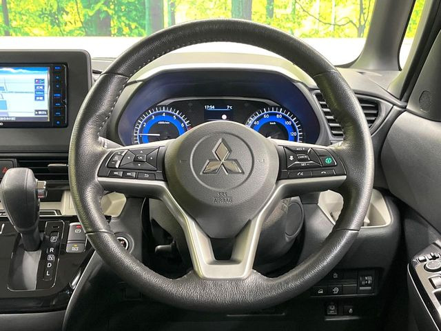 �y�����v�����X�e�A�����O�z�㎿�Ȋv���g�p���邱�ƂŁA��ɂ����������݂ƂĂ��^�]���₷���n���h���ł���