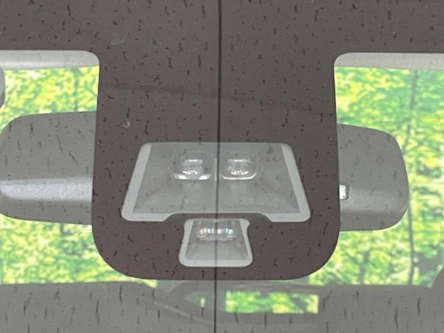 �y�C���e���W�F���g�G�}�[�W�F���V�[�u���[�L�z�t�����g�J�����őO���̎ԗ�����s�҂����m�B�Փ˂������Ȏ��͏Փ˔�Q�y���u���[�L���쓮�A�Փˉ�����T�|�[�g�B�����S�Ƀh���C�u�����y���݂��������܂��B