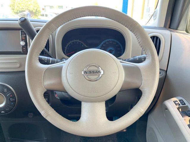 �y�����v�����X�e�A�����O�z�㎿�Ȋv���g�p���邱�ƂŁA��ɂ����������݂ƂĂ��^�]���₷���n���h���ł���