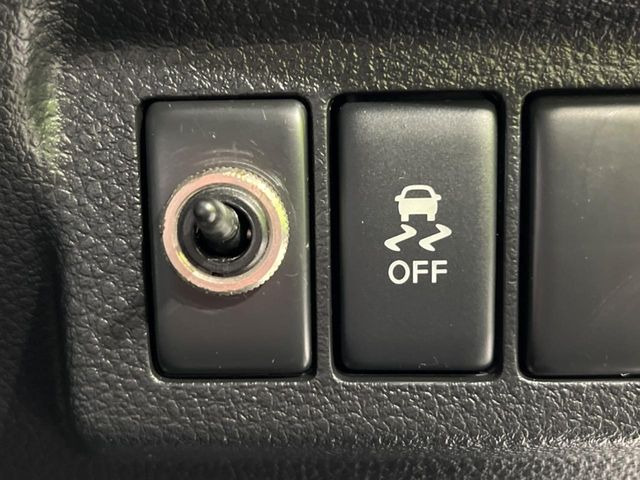 �y������h�~���u�z�ԗ��̉���������m����ƁA�����I�Ɏԗ��̐i�s������ۂ悤�Ɏԗ��𐧌䂵�܂��B�J�̓��ȂǊ���₷���H�ʏ󋵂ł����S�ȉ^�]���\�ł��B