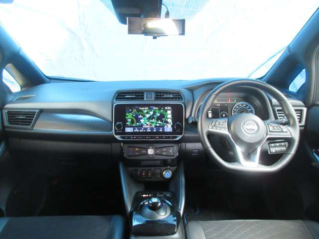 リーフX Vセレクション 90周年記念車