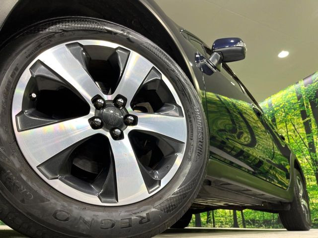 �y����17�C���`�A���~�z�C�[���z�O�ςɃ}�b�`���������A���~�z�C�[���𑕒����Ă���܂��B�e��ЊO�A���~�z�C�[����A�X�^�b�h���X�^�C�����戵�����Ă���܂��B���񂲑��k����������