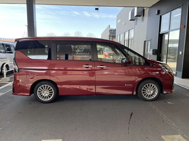 セレナ1.2 e-POWER ハイウェイスターV