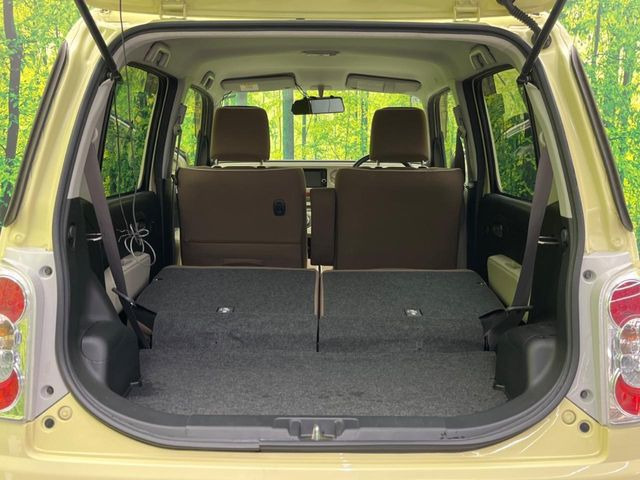 ���i�̂���������ʋ΁A���}���ɏ\���ȉ׎��X�y�[�X���m�ۂ��Ă���܂��B�Z�J���h�V�[�g��|���ƁA�傫�ȉו��̐ύڂ��\�ł���