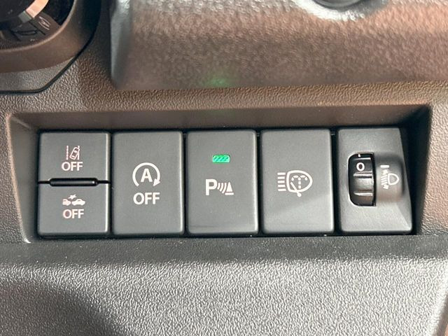 【コーナーセンサー】バンパーに付いたセンサーが障害物を検知!一定の距離に近づくとアラートで教えてくれます♪狭い駐車スペースや車庫入れ時も安心ですね☆