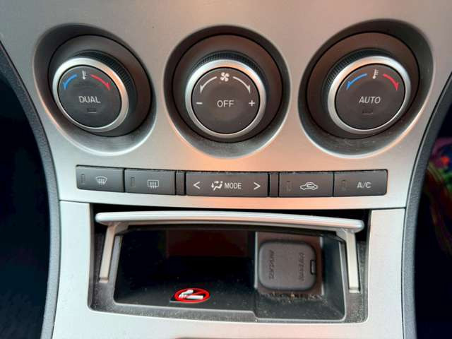 気になるお車がありましたら右の電話番号から直接お店にお問い合わせください。支払方法から車両情報、状態までなんでもご説明させて頂きます。スタッフ一同ご連絡お待ちしております。