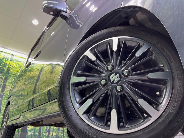 �y����15�C���`�A���~�z�C�[���z�O�ςɃ}�b�`���������A���~�z�C�[���𑕒����Ă���܂��B�e��ЊO�A���~�z�C�[����A�X�^�b�h���X�^�C�����戵�����Ă���܂��B���񂲑��k����������