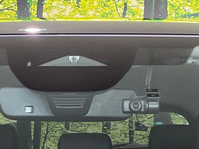 �y�X�}�[�g�u���[�L�T�|�[�g�z���s���ɑO���̎ԗ�����F�����A�Փ˂������Ȏ��͌x��ƃu���[�L�ŏՓˉ���Ɣ�Q�y�����A�V�X�g�B�����S�Ƀh���C�u�����y���݂��������܂��B