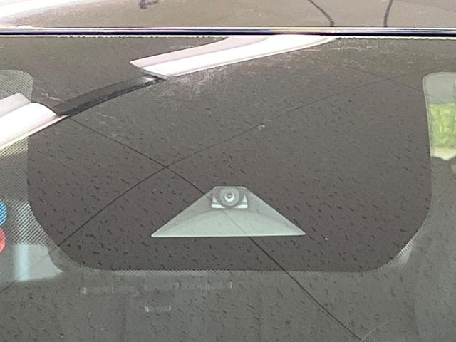 �y�C���e���W�F���g�G�}�[�W�F���V�[�u���[�L�z�t�����g�J�����őO���̎ԗ�����s�҂����m�B�Փ˂������Ȏ��͏Փ˔�Q�y���u���[�L���쓮�A�Փˉ�����T�|�[�g�B�����S�Ƀh���C�u�����y���݂��������܂��B