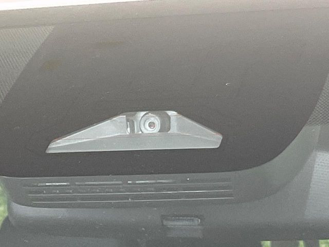 �y�g���^�Z�[�t�e�B�Z���X�z���s���ɑO���̎ԗ�����F�����A�Փ˂������Ȏ��͌x��ƃu���[�L�ŏՓˉ���Ɣ�Q�y�����A�V�X�g�B�����S�Ƀh���C�u�����y���݂��������܂��B