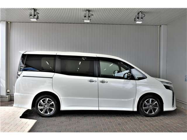 ヴォクシー2.0 ZS 煌