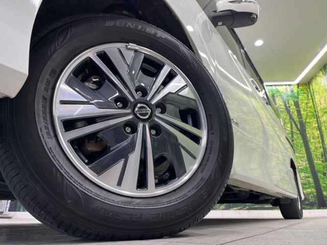 【純正15インチアルミホイール】外観にマッチした純正アルミホイールを装着しております。各種社外アルミホイールや、スタッドレスタイヤも取扱いしております。是非ご相談ください♪