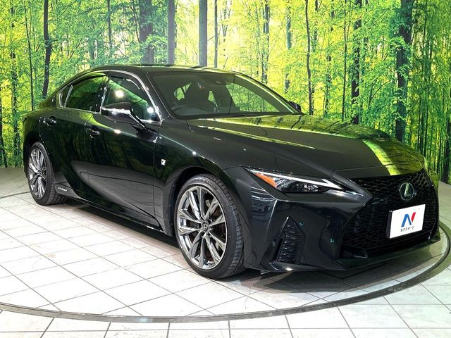 高透明度のガラス皮膜で撥水はもちろん、上質なツヤ・光沢を実現。紫外線や酸性雨から大切な愛車を保護し、色あせ・劣化を防止。「弾スプラッシュコート」、「弾プリミッサコート」からお選びいただけます。