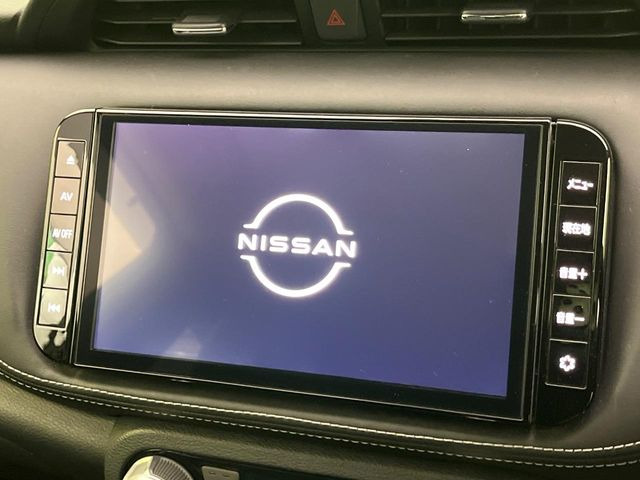 �y�����i�r�z�l�C�̏����i�r�𑕔����Ă���܂��B�i�r�̎g���₷���͂������A�I�[�f�B�I�@�\���[��!�L�����v�◷�s�͂������A�ʋ΂┃�����ȂǕ��i�̃h���C�u���y�����Ȃ�͂���