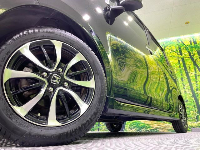 �y����14�C���`�A���~�z�C�[���z�O�ςɃ}�b�`���������A���~�z�C�[���𑕒����Ă���܂��B�e��ЊO�A���~�z�C�[����A�X�^�b�h���X�^�C�����戵�����Ă���܂��B���񂲑��k����������