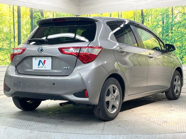 大好評を頂いておりますボディの弾スプラッシュコートも好評受付中。通常のガラスコートと異なる、耐久年数6年の無機質ガラスコーティングが、ボディをキレイな状態に保ってくれます。