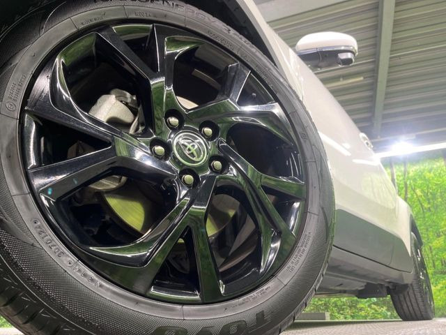 �y����18�C���`�A���~�z�C�[���z�O�ςɃ}�b�`���������A���~�z�C�[���𑕒����Ă���܂��B�e��ЊO�A���~�z�C�[����A�X�^�b�h���X�^�C�����戵�����Ă���܂��B���񂲑��k����������