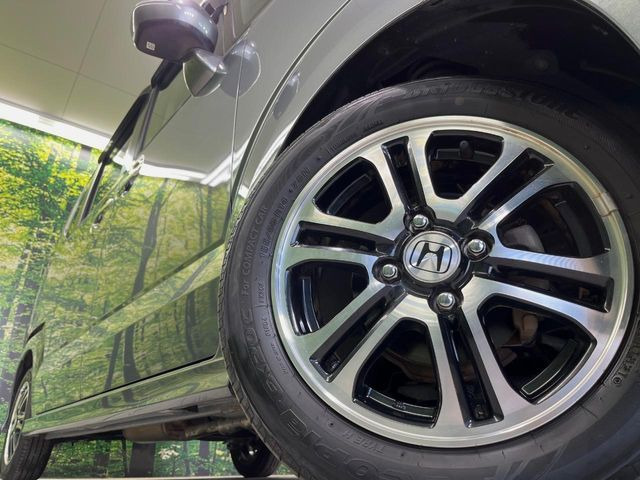 �y����14�C���`�A���~�z�C�[���z�O�ςɃ}�b�`���������A���~�z�C�[���𑕒����Ă���܂��B�e��ЊO�A���~�z�C�[����A�X�^�b�h���X�^�C�����戵�����Ă���܂��B���񂲑��k����������