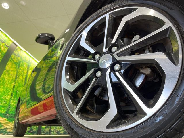 �y�����I�v�V����16�C���`�A���~�z�C�[���z�����I�v�V�����z�C�[���𑕒��B���s���\�̌���ɉ����A�O�ς����X�^�C���b�V���ɂȂ��Ă��܂��B