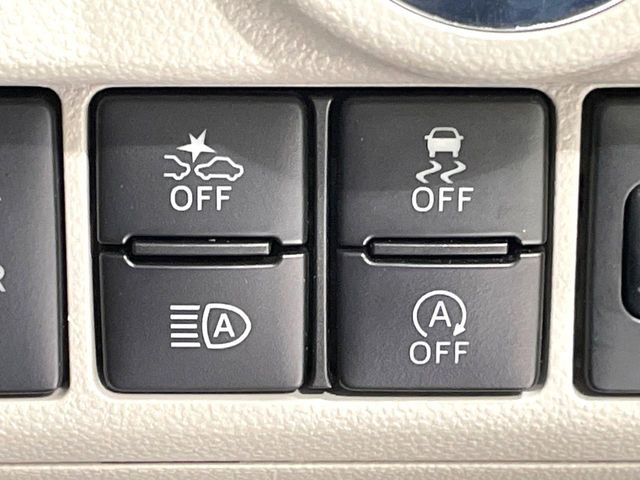 �y�X�}�[�g�A�V�X�g�z���s���ɑO���̎ԗ�����F�����A�Փ˂������Ȏ��͌x��ƃu���[�L�ŏՓˉ���Ɣ�Q�y�����A�V�X�g�B�����S�Ƀh���C�u�����y���݂��������܂��B