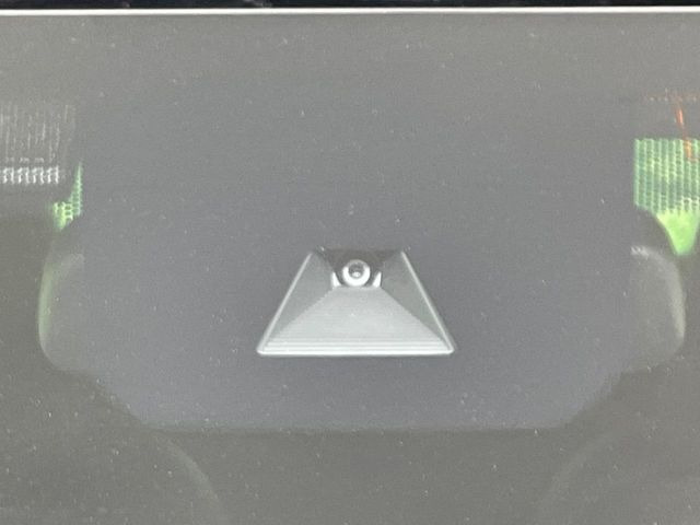 �y�z���_�Z���V���O�z���s���ɑO���̎ԗ�����F�����A�Փ˂������Ȏ��͌x��ƃu���[�L�ŏՓˉ���Ɣ�Q�y�����A�V�X�g�B�����S�Ƀh���C�u�����y���݂��������܂��B