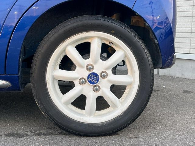 �y15�C���`�A���~�z�C�[���z�O�ςɃ}�b�`�����A���~�z�C�[���𑕒����Ă���܂��B�e��A���~�z�C�[����A�X�^�b�h���X�^�C�����戵�����Ă���܂��B���񂲑��k����������