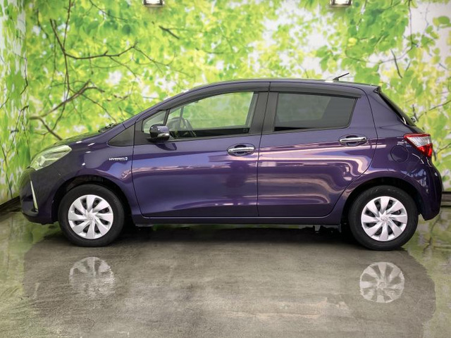 ヴィッツ1.5 ハイブリッド F セーフティ エディションIII