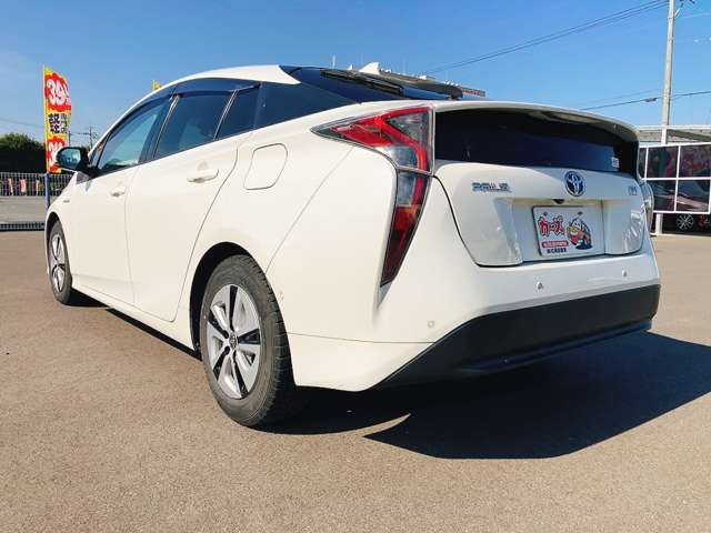 ���X�ł͌y�����Ԃ��畁�ʎԂ܂ŕ��L���I�[�����[�J�[�̎Ԏ�E�F�E�O���[�h��L�x�ɑ����Ă���܂��B