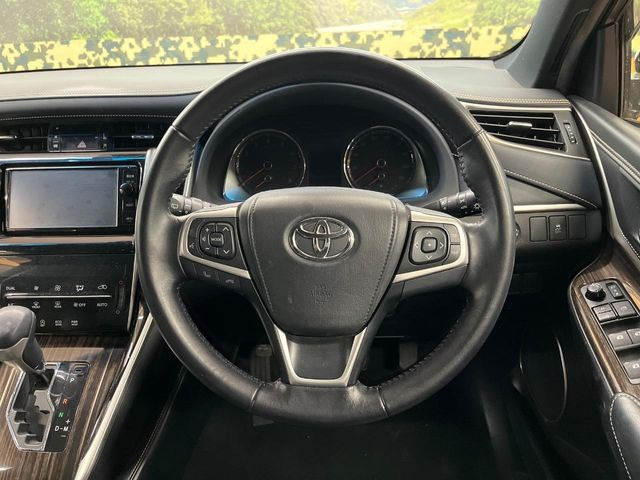 �y�����v�����X�e�A�����O�z�㎿�Ȋv���g�p���邱�ƂŁA��ɂ����������݂ƂĂ��^�]���₷���n���h���ł���