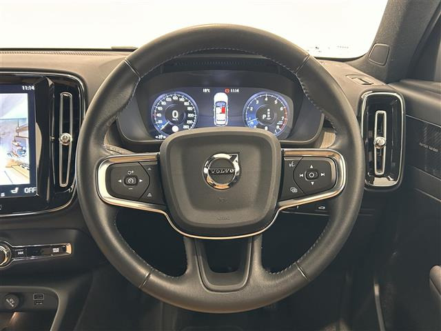 XC40B4 AWD インスクリプション 4WD