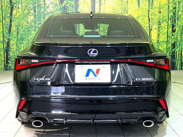 安心の最長10年・走行無制限保証(有償)をご用意。保証内容も充実はもちろん、無料点検&オイル交換や、年中無休の全国・24時間ロードサービスも付帯されておりますのでご安心下さい。