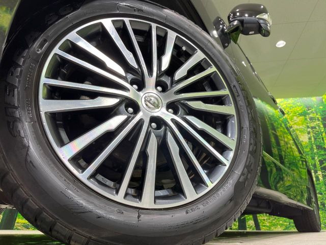 �y����18�C���`�A���~�z�C�[���z�O�ςɃ}�b�`���������A���~�z�C�[���𑕒����Ă���܂��B�e��ЊO�A���~�z�C�[����A�X�^�b�h���X�^�C�����戵�����Ă���܂��B���񂲑��k����������