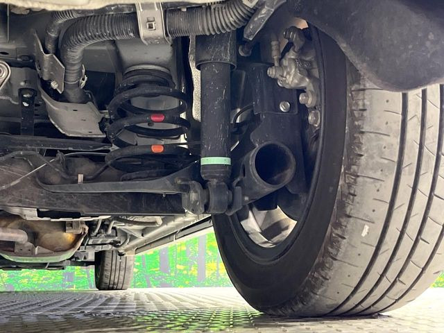 お車を安心してお乗りいただく為には、足回りの定期点検が欠かせません。サービスサポート(有償保証)では無料点検もご提供しており、安心のカーライフをお過ごしいただけるサポート体制が整っています。