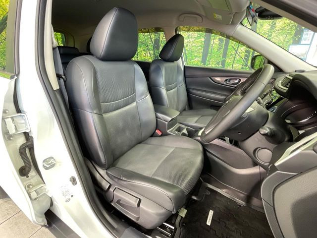 【撥水シート】スノボやダイビング等でありがちな汚れや濡れも心配無用の撥水シート♪雨の日に傘や荷物でシートが濡れたり、飲み物をこぼしたりした時もサッと拭いてきれいになるから大助かり♪