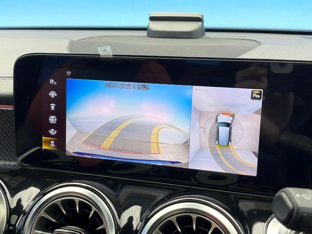 ���p�m���~�b�N�r���[���j�^�[:��p�̃J�����ɂ��A�ォ�猩���낵���悤�Ȏ��_��360�x�N���}�̎��͂��m�F���邱�Ƃ��ł��܂������p�������m�F���₷���A�����ꏊ�ł̐؂�Ԃ��⒓�Ԃ��X���[�Y�ɍs���܂��B