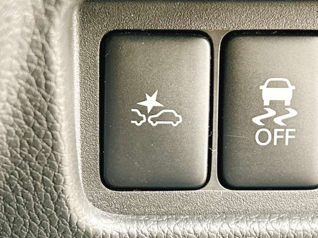 �y�Փˌy�����u�z���s���ɑO���̎ԗ�����F�����A�Փ˂������Ȏ��͌x��ƃu���[�L�ŏՓˉ���Ɣ�Q�y�����A�V�X�g�B�����S�Ƀh���C�u�����y���݂��������܂��B