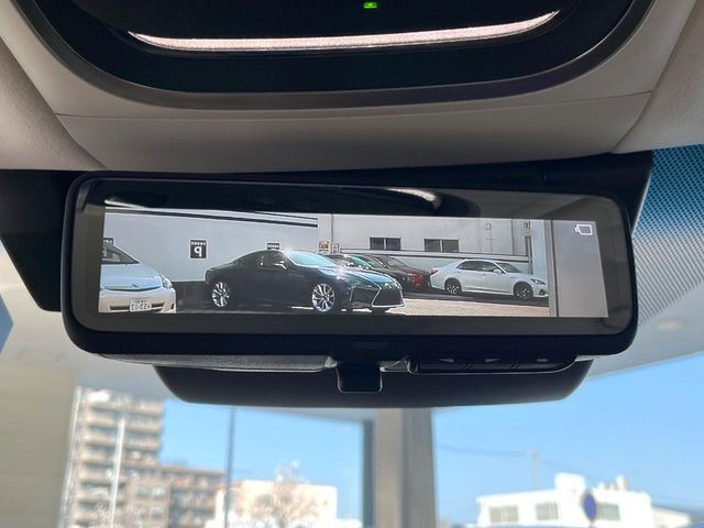 �y�f�W�^���C���i�[�~���[�z��Ȃ̑傫�ȉו��⓯��҂Ō�����m�F���Â炢���ł����S!�J�������B�e�����ԗ�����̉f�������[���~���[���ɕ\���B�N���A�Ȏ��E�ŏ󋵂̊m�F���\�ł�!