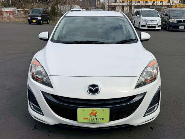 当店在庫は外装、内装クリーニング後に展示し、併せて事故修復歴の有無、メーター改ざん歴の有無も第三者機関による検査を全台実施しております。車検、整備、鈑金塗装も自社で対応できますのでご安心ください。