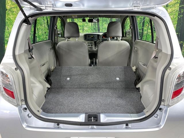 ���i�̂���������ʋ΁A���}���ɏ\���ȉ׎��X�y�[�X���m�ۂ��Ă���܂��B�Z�J���h�V�[�g��|���ƁA�傫�ȉו��̐ύڂ��\�ł���