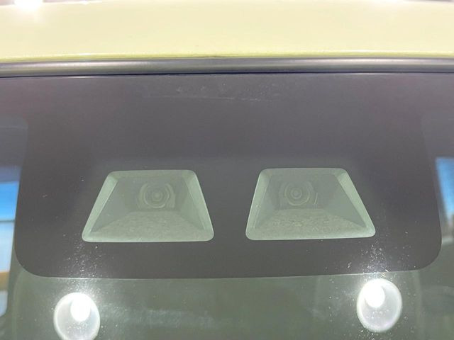 �y�X�}�[�g�A�V�X�g�z���s���ɑO���̎ԗ�����F�����A�Փ˂������Ȏ��͌x��ƃu���[�L�ŏՓˉ���Ɣ�Q�y�����A�V�X�g�B�����S�Ƀh���C�u�����y���݂��������܂��B