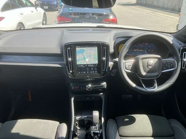 XC40ウルトラ B4 AWD ダークエディション 4WD