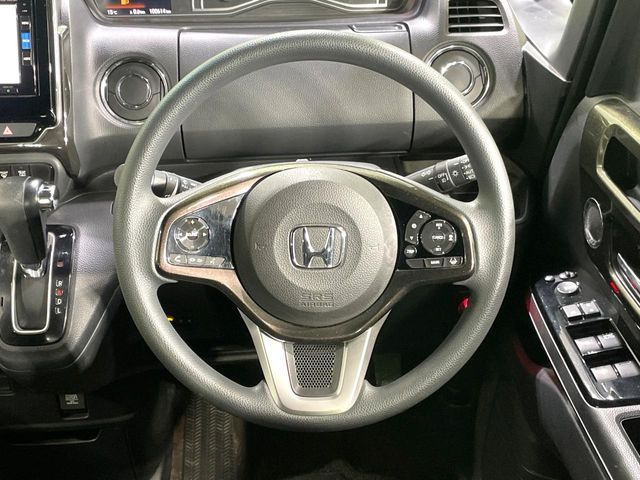 �y�X�e�A�����O�X�C�b�`�z�^�]���A�O������ڐ������炷���ƂȂ��A�I�[�f�B�I���̑��삪�\�ȕ֗��@�\!���S&���K�ȃh���C�u�����o���Ă���܂���
