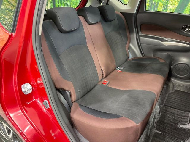 �R���p�N�g�J�[�ł����A�Z�J���h�V�[�g�͏\���ȍL����������K�ɂ���肢�������܂���V�[�g��|���đ傫�ȉו���ς񂾂�ƁA�p�r�̕����L��1��ł��B