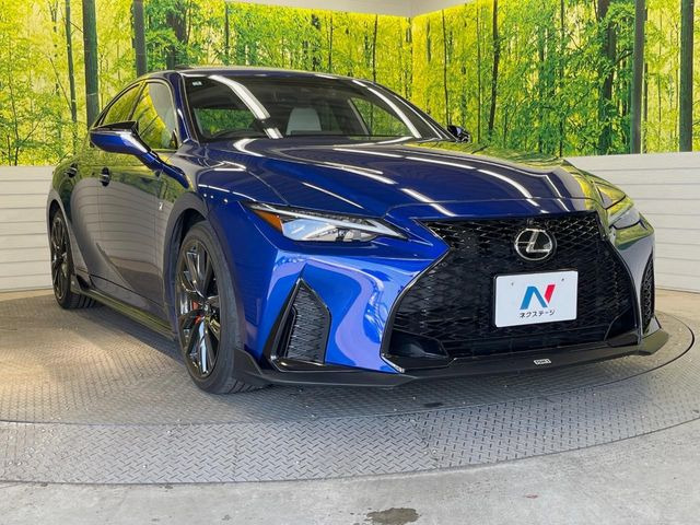 高透明度のガラス皮膜で撥水はもちろん、上質なツヤ・光沢を実現。紫外線や酸性雨から大切な愛車を保護し、色あせ・劣化を防止。「弾スプラッシュコート」、「弾プリミッサコート」からお選びいただけます。